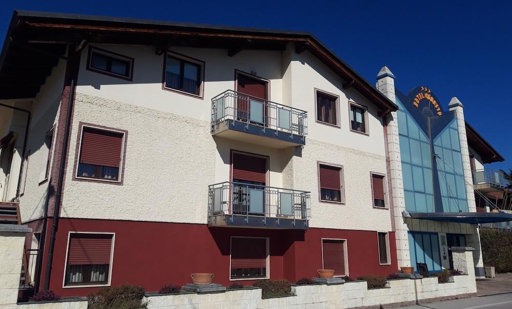 Hotel Ceretto Busca Eksteriør bilde