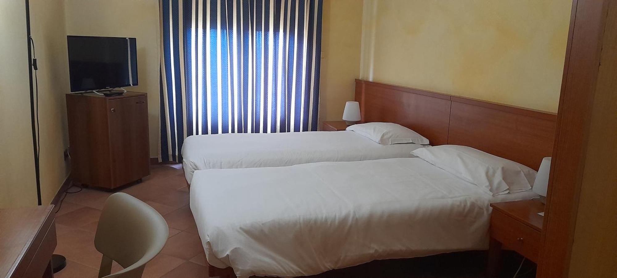 Hotel Ceretto Busca Eksteriør bilde