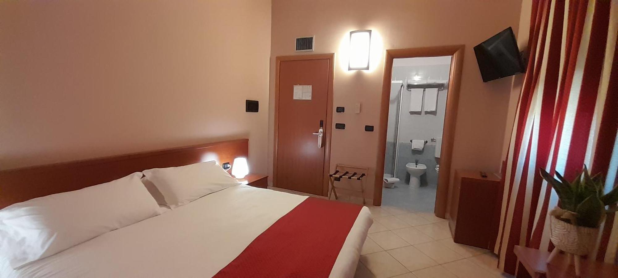 Hotel Ceretto Busca Eksteriør bilde
